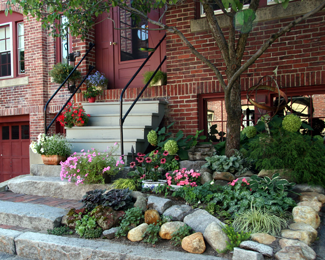 Revolutionize Your Small Space Gardening with Vertical Planting Techniques